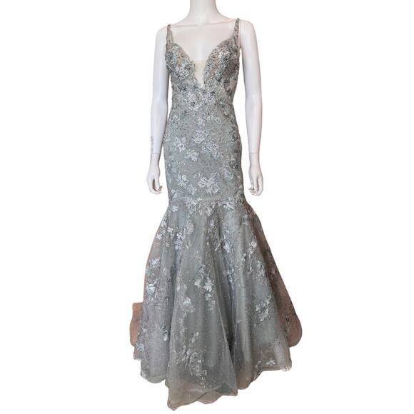 New ~ MAC DUGGAL ~ STUNNING! Embroidered Embellished Mermaid Dress Size 2 - Picture 4 of 8